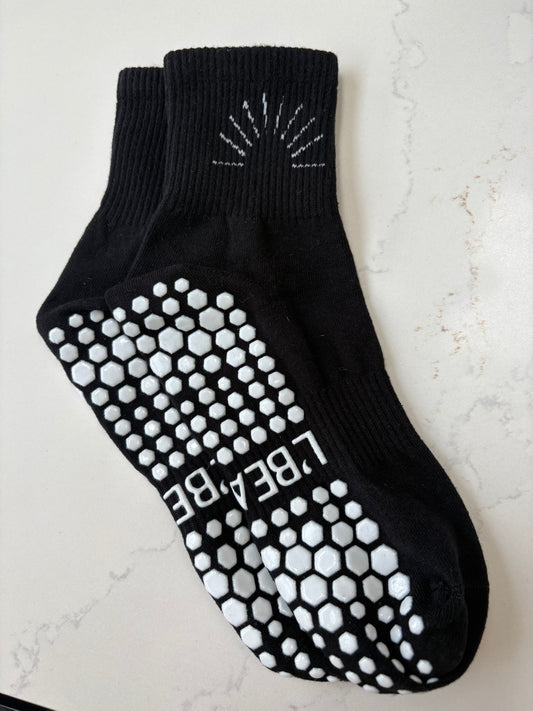 Black hexagon grip socks
