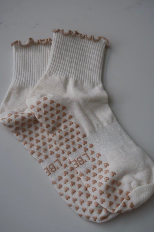 Cream and taupe Heart grip socks